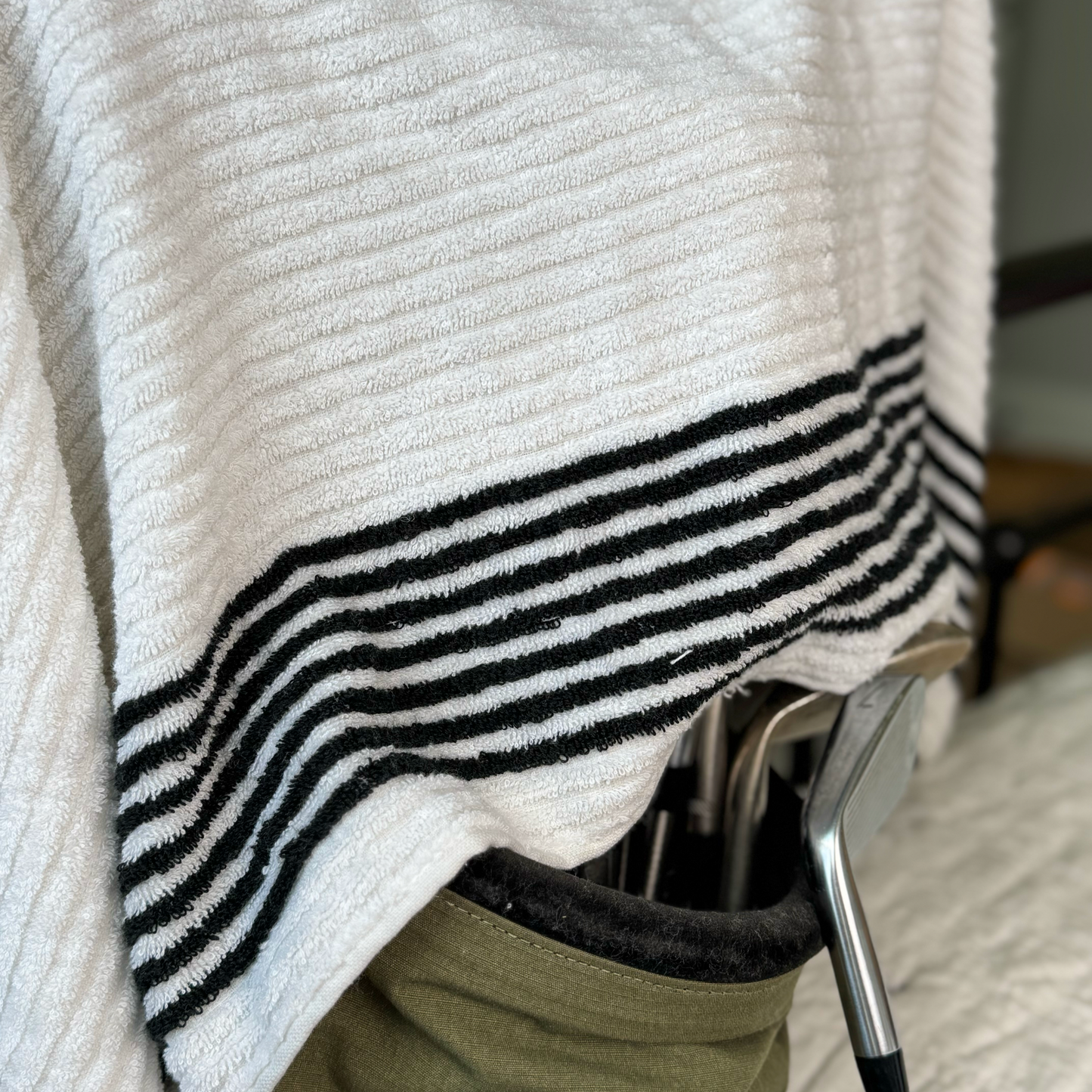 PLUG Club Towel - White / Black